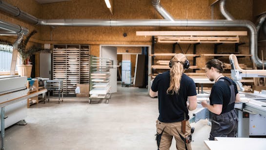 Ladenbauer in der Werkstatt Ladenbauer in der Werkstatt