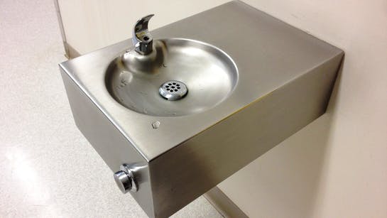 Wand-Trinkbrunnen Wand-Trinkbrunnen