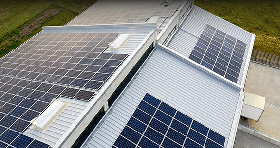 Stromspeicher für Gewerbe: Kostenvergleich!